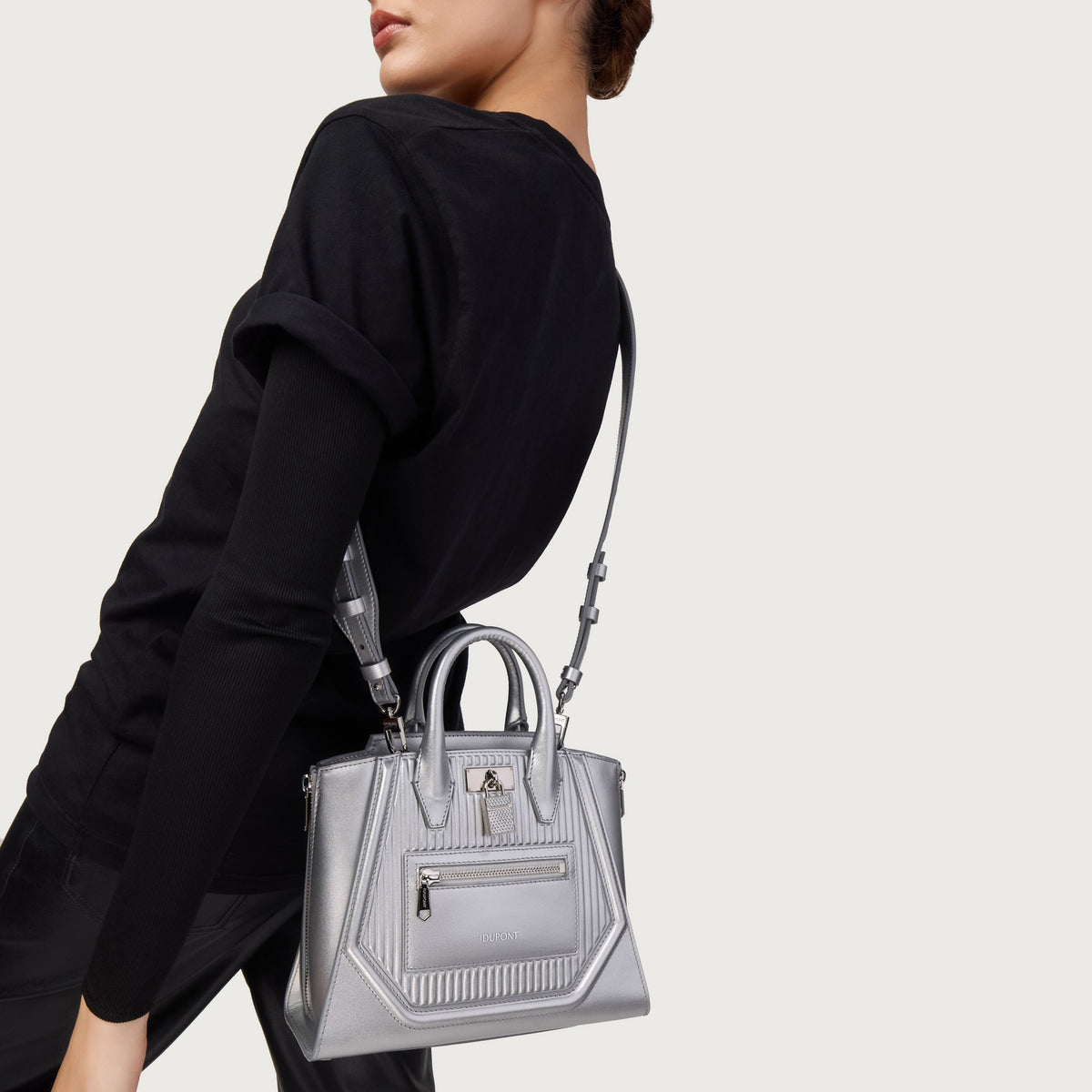 Kleine Tasche CollectionFW2425 color_silver corporate25 3 - S.T. Dupont Germany
