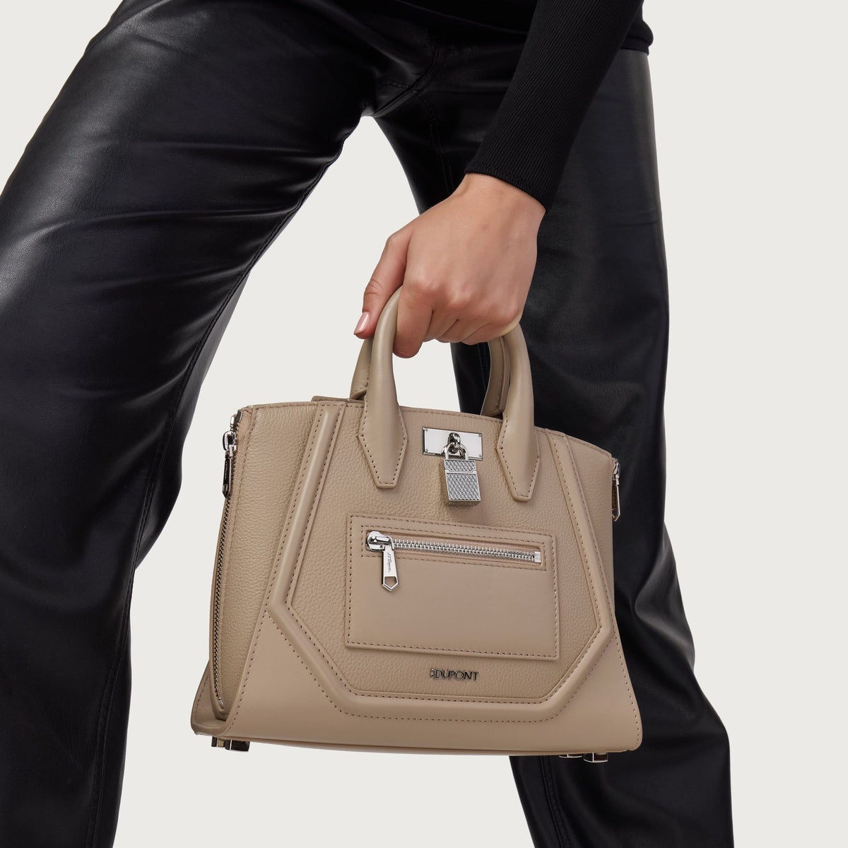 Kleine Tasche CollectionFW2425 color_beige corporate25 2 - S.T. Dupont Germany