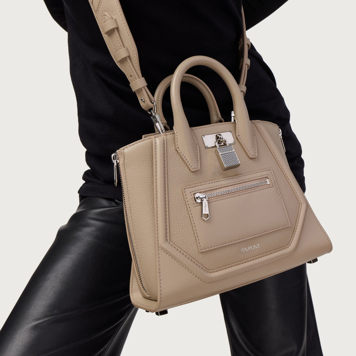 Kleine Tasche CollectionFW2425 color_beige corporate25 3 - S.T. Dupont Germany