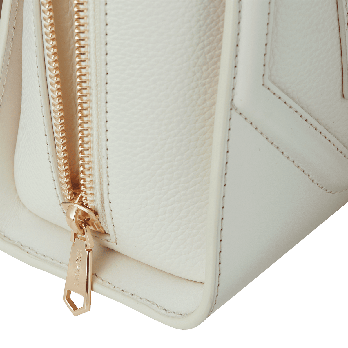 Kleine Tasche color_off - white gender_woman leather goods 5 - S.T. Dupont Germany