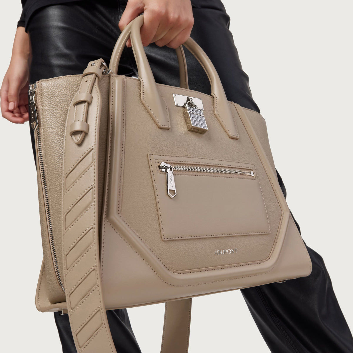 Mittlere Tasche CollectionFW2425 color_beige corporate25 3 - S.T. Dupont Germany