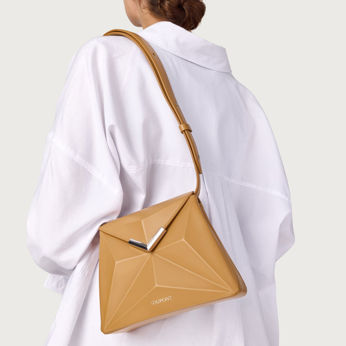 Kleine Tasche color_tan gender_woman leather goods 4 - S.T. Dupont Germany