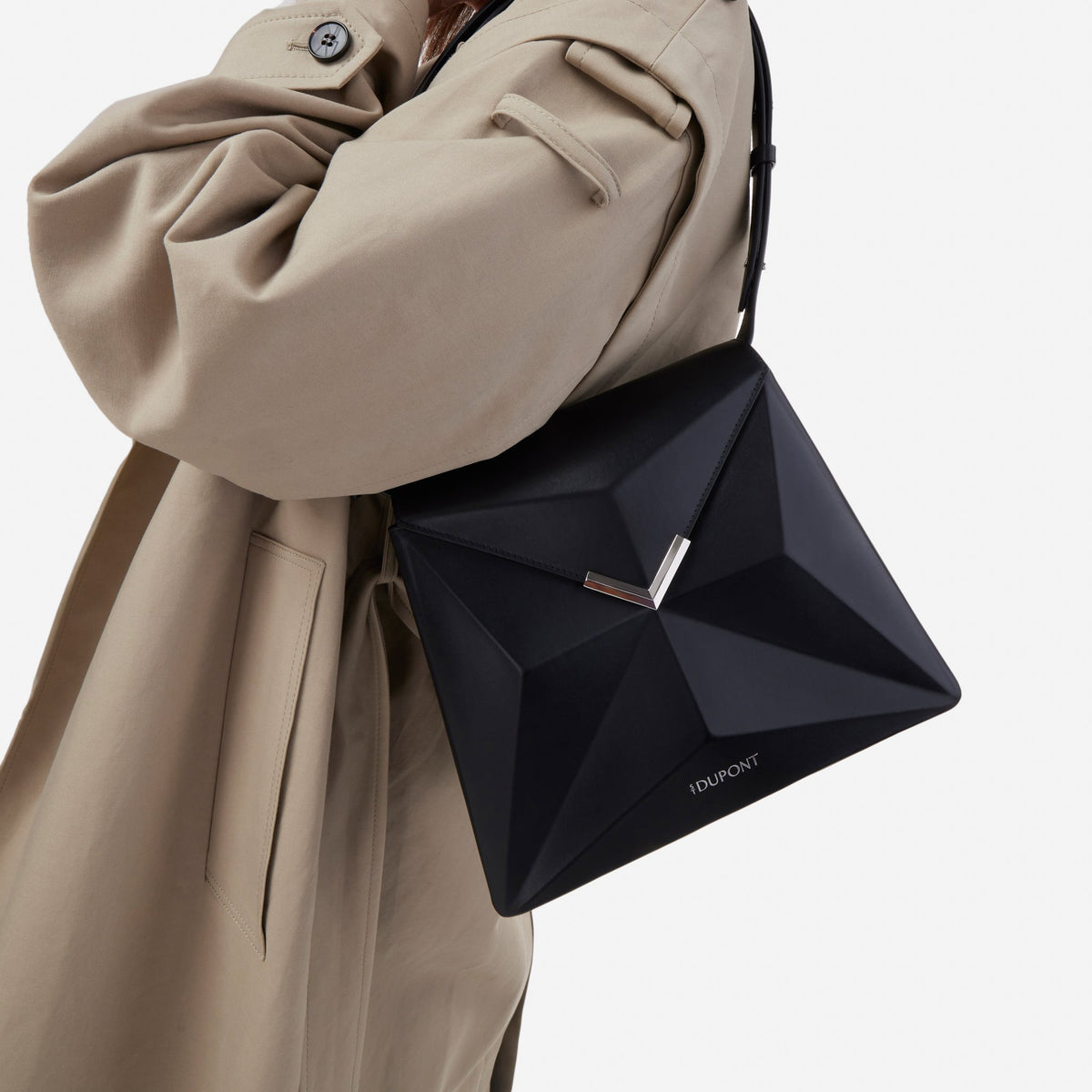 Mittlere Tasche color_black corporate25 FW2425 2 - S.T. Dupont Germany